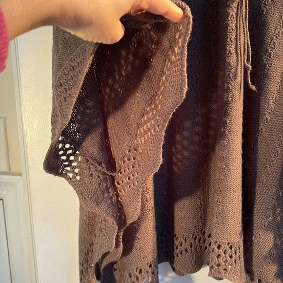NWT Debbie Morgan Mocha Knit crochet Poncho. Very soft. Tie at front. Sz L - Picture 6 of 6